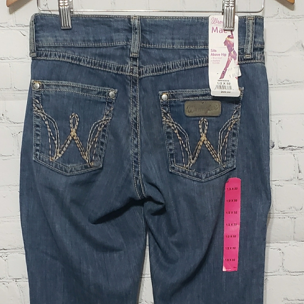 Wrangler NWT Premium Patch Sz 1/2 × 32 Mae Jeans - Picture 16 of 16